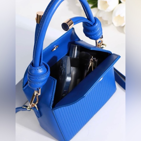 Mini Snap Button Bucket Bags 🪣👜 - Picture 4 of 4